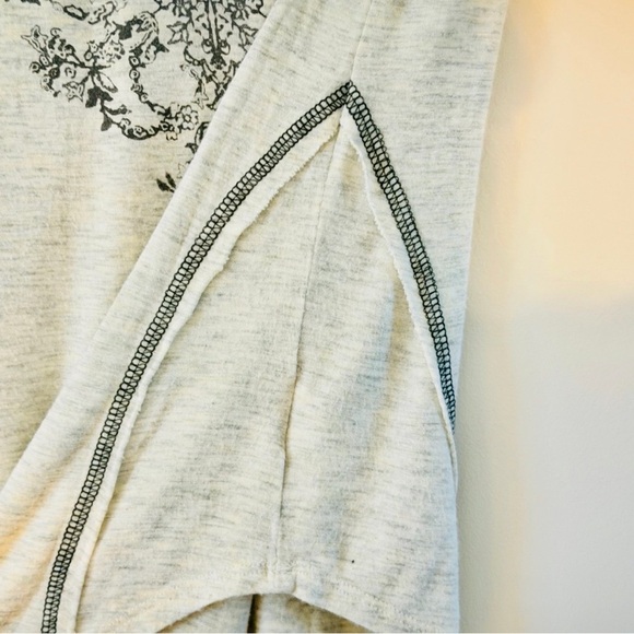 VENUS Cream Long Sleeve Top with Dark Charcoal Lace Accents Sixe L - Picture 5 of 12